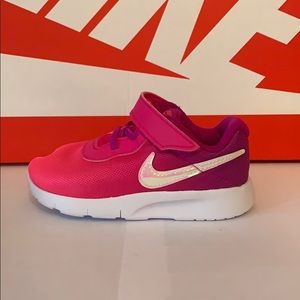 New Nike Tanjun Print PINK. Size 5C